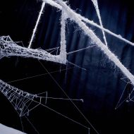 Karin Fehr, „Virus IV“ Rauminstallation 2021, transparente PU Netze, Folien 400 x 350 x 500 cm